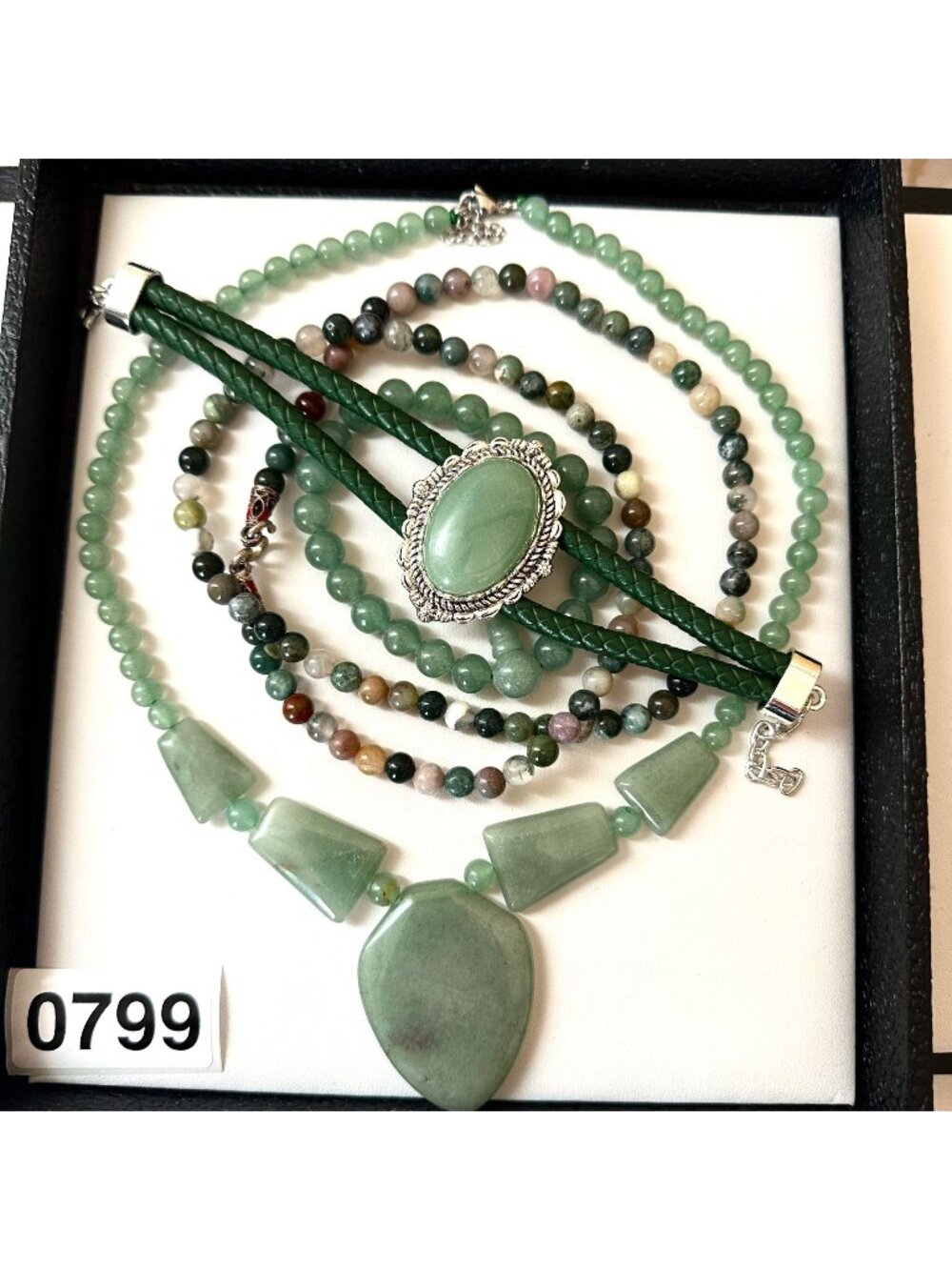Jewelry Lot Vintage Modern Green Gemstsone Necklaces Bracelets Mixed Metals
